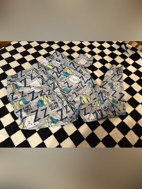 Free on bundle medium minions pjs stained